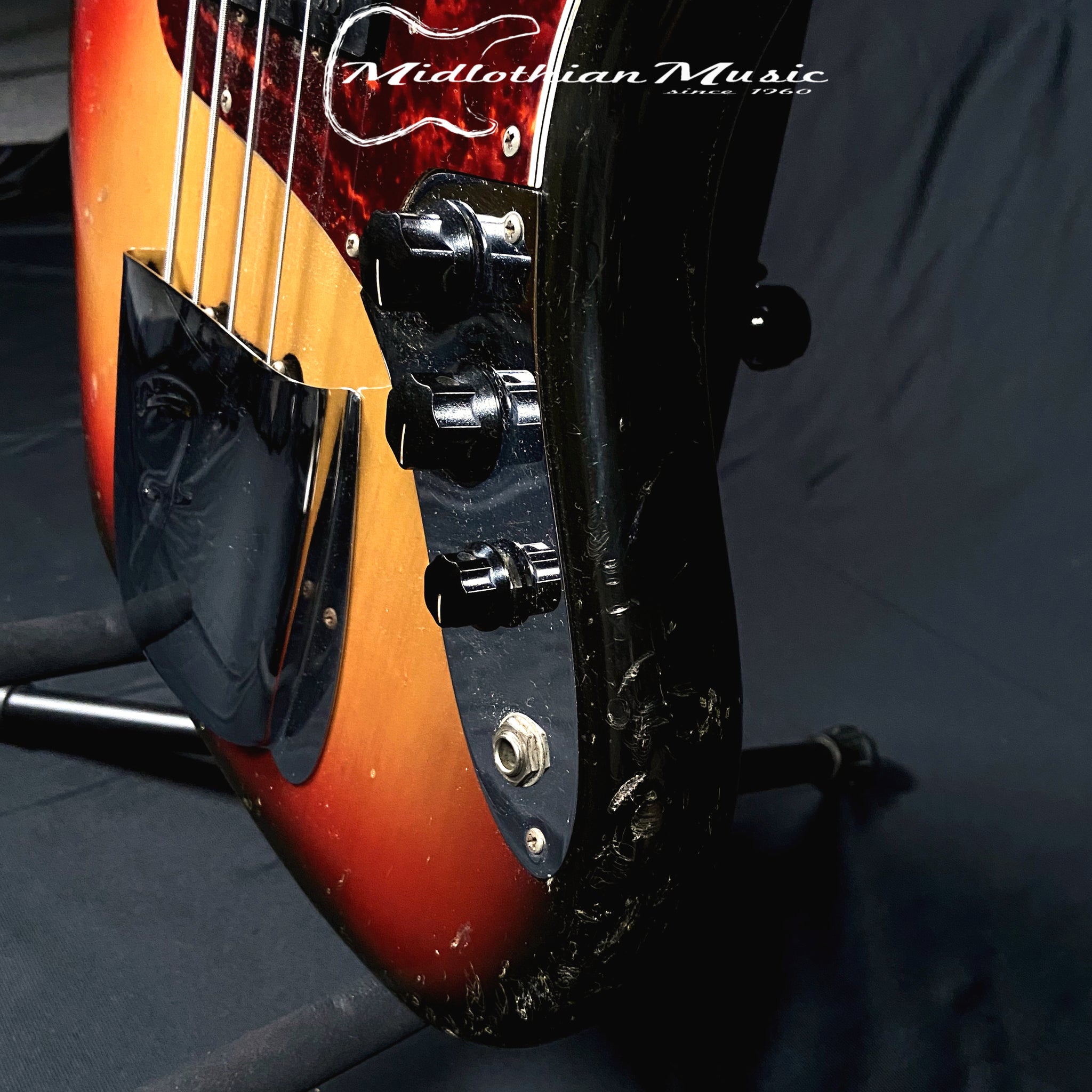 Fender 1966 Vintage USA 4-String Jazz Bass - Sunburst Gloss